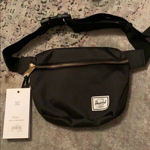 Herschel NWT Fifteen fanny pack